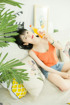 美女校花被虐爽的故事
